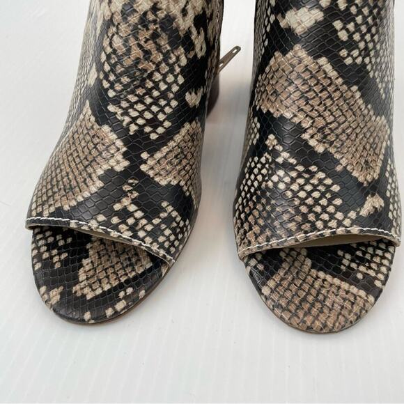Treasure & Bond snake pattern stacked heel peep toes shoes size 8.5 - Picture 11 of 12